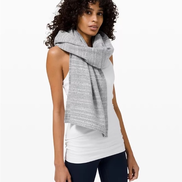 Lululemon Vinyasa Scarf - Picture 1 of 7
